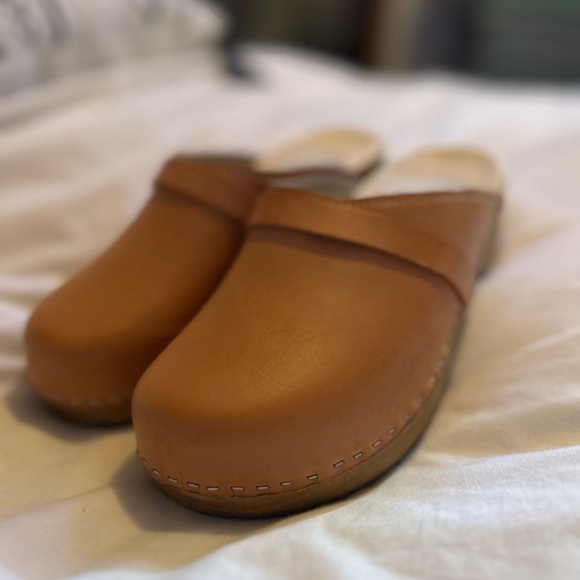 CLOGSLAND NEW NO TAGS - Picture 4 of 5